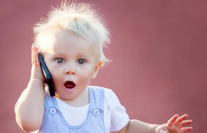  عواقب إدمان الأطفال على الهواتف الذكية دراسات و أبحاث جديدة