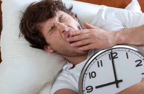 ماهي عواقب قلة النوم ؟ وماهي عواقب زيادة النوم ؟