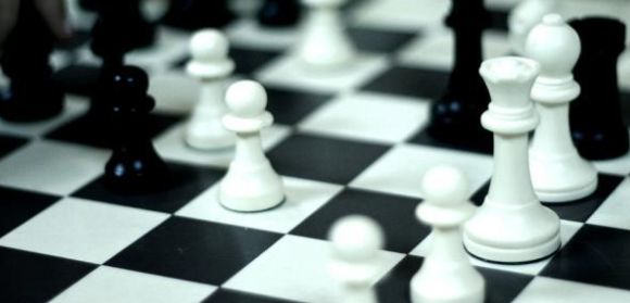 طريقة لعب الشطرنج للمبتدئين معلومات