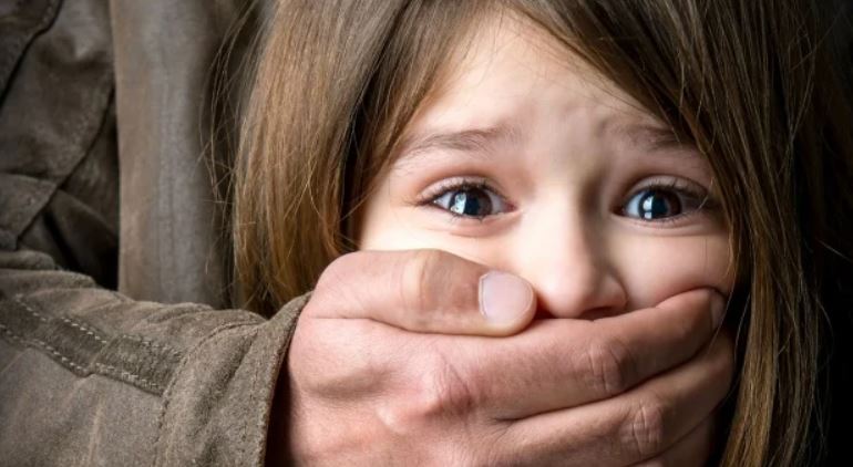 ما هو التحرش الجنسي بالأطفال ؟ و ما هي أعراضه و علاجه ؟