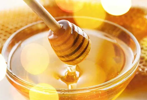 ما لا تعرفه عن فوائد العسل الطبيعي